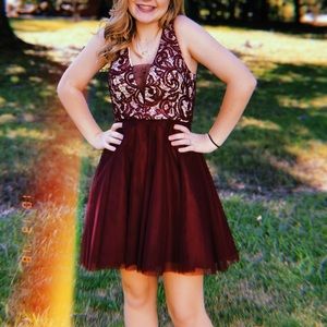 maroon/garnett homecoming/short prom dress, size 3